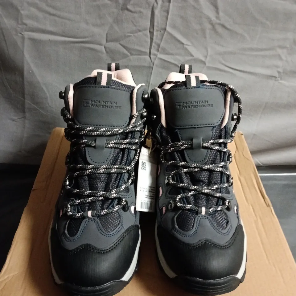 BOXED PAIR OF MOUNTAIN WAREHOUSE ADVENTURER WOMEN'S WATERPROOF WALKING BOOTS - DARK PURPLE, UK 5.5