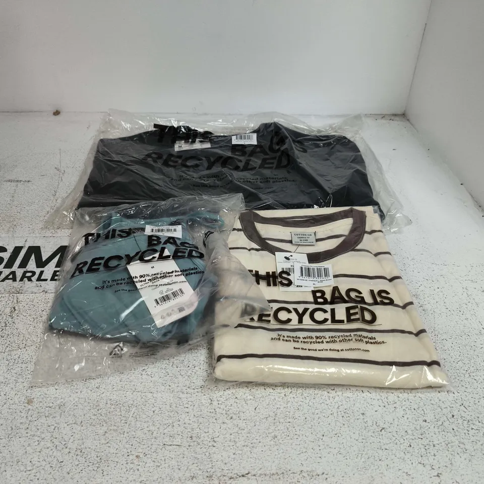 BOX OF APPROXIMATELY 22 ASSORTED CLOTHING ITEMS TO INCLUDE CROPPED FIT LONG SLEEVE, CROPPED FLEECE SWEATSHIRT ETC