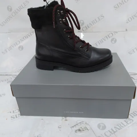 BOXED VIONIC MYSTIC ZOE URBAN HIKER LEATHER BOOTS- SIZE 6 