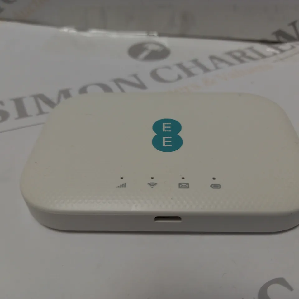BOXED EE MINI HUB