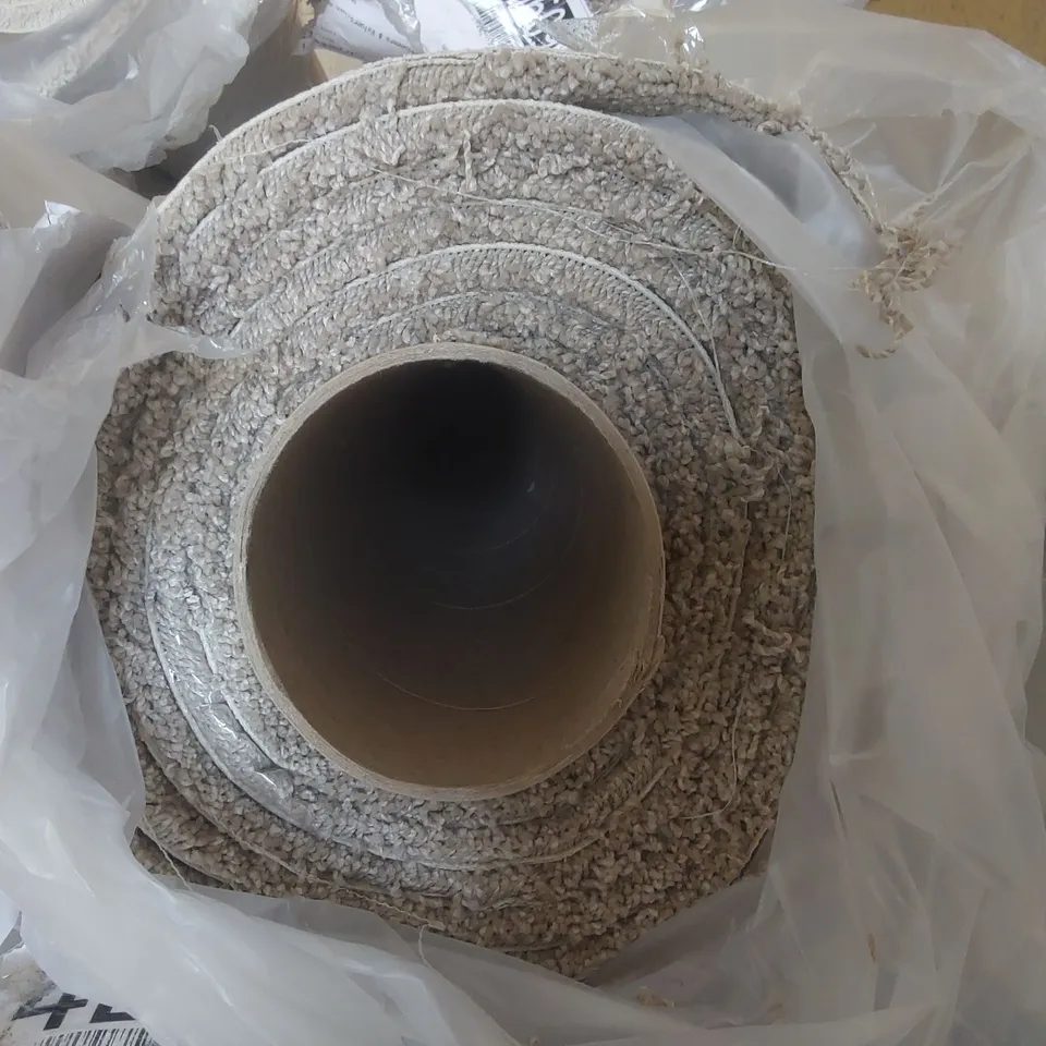 ROLL OF QUALITY FIRST IMPRESSIONS GRACEFUL CARPET - APPROXIMATELY 4.8 x 4m