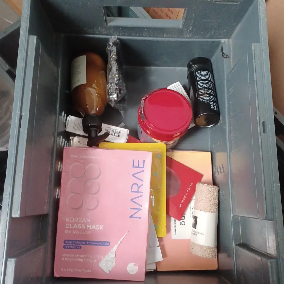 APPROXIMATEY 20 HEALTH AND BEAUTY PRODUCTS TO INCLUDE T-GEL SENSITIVE SCALP SHAMPOO, THE BODY SHOP DAY CREAM AND THE POWERPUFF GIRLS BEAUTY PATCHES