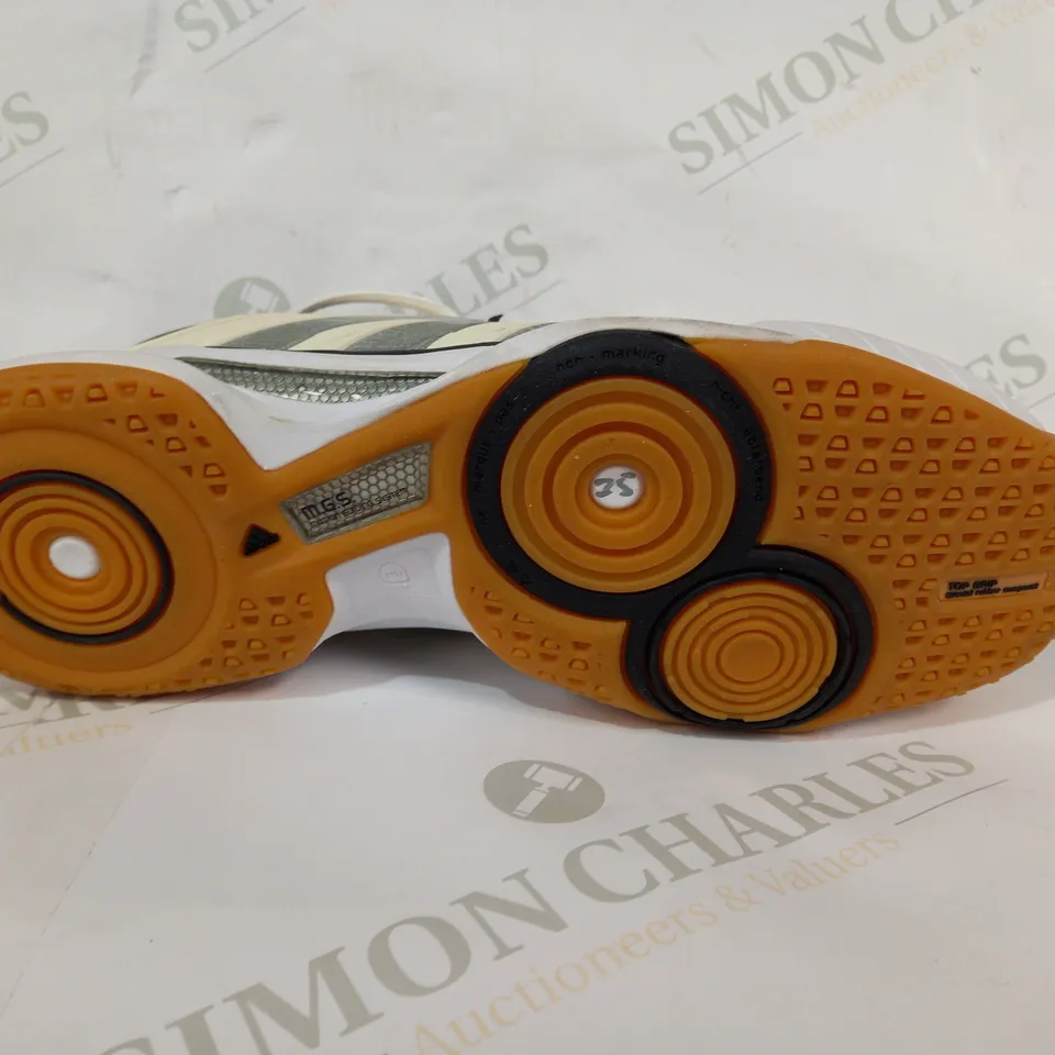 PAIR OF ADIDAS TRAINERS IN CREAM UK SIZE 5.5