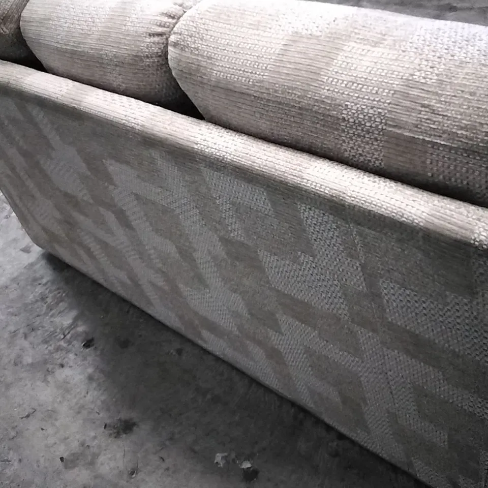 QUALITY BRITISH DESIGNED & MANUFACTURED G PLAN AVON 19 3 SEATER SOFA FARO SAND FABRIC