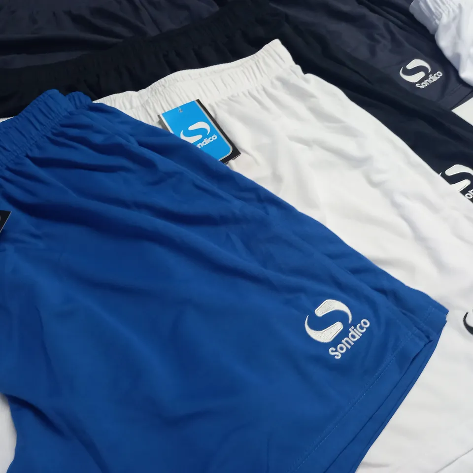 LOT OF 6 PAIRS OF SONDICO SHORTS IN VARIOUS SIZES AND COLOURS