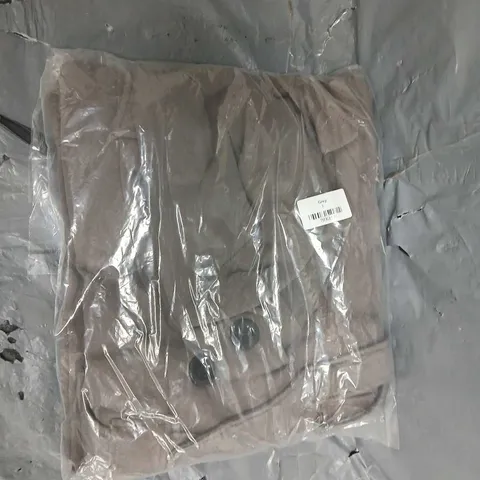 BOX OF APROX 5 JACKETS IN GREY SIZE L - COLLECTION ONLY