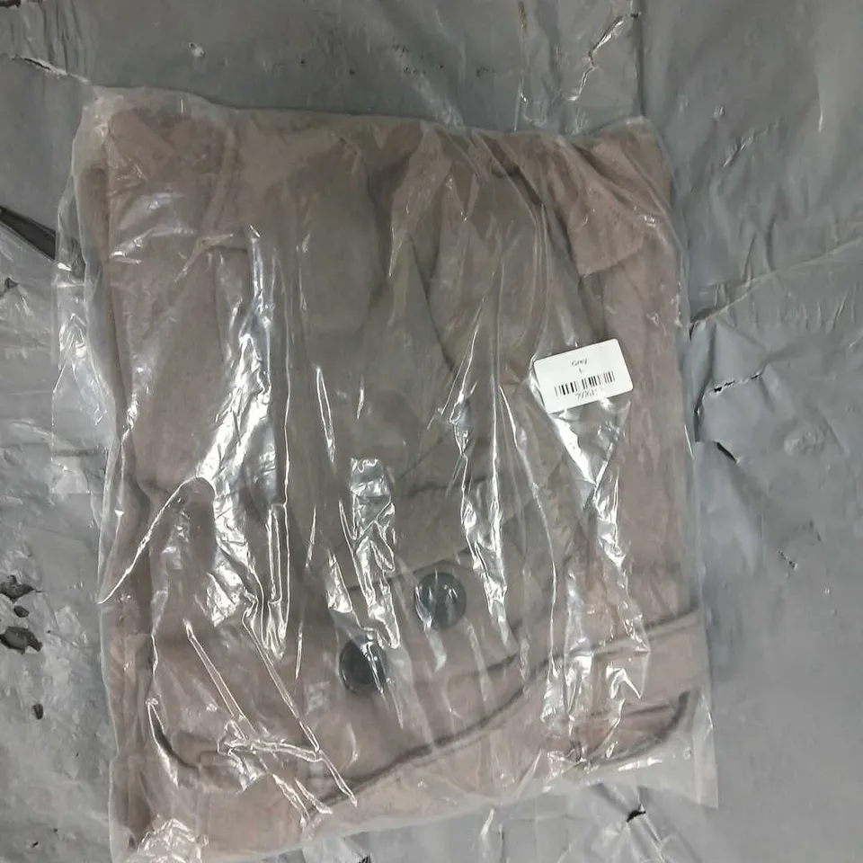 BOX OF APROX 5 JACKETS IN GREY SIZE L - COLLECTION ONLY