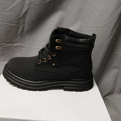 CONZURI MEN'S BLACK HIKING BOOTS UK 8 (US 9, EUR 42)