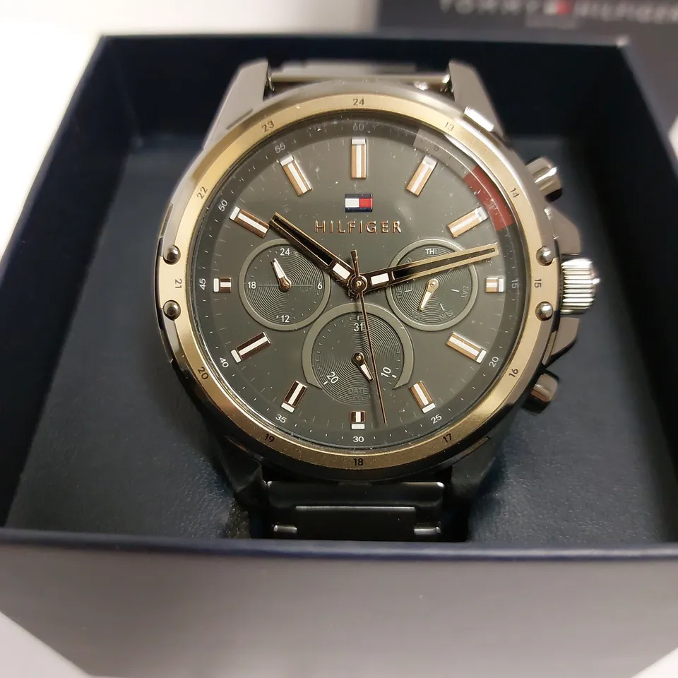 BOXED TOMMY HILFIGER GREY CHRONOGRAPH WRIST WATCH