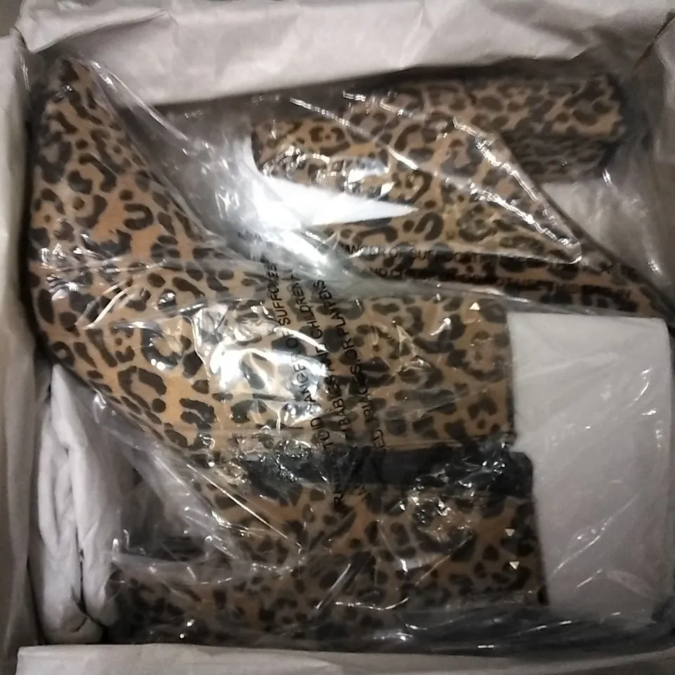 3 MARC FISHER SHOE BOXES CONTAINING CLIENT JAGUAR ANKLE BOOTS SIZE 6.5