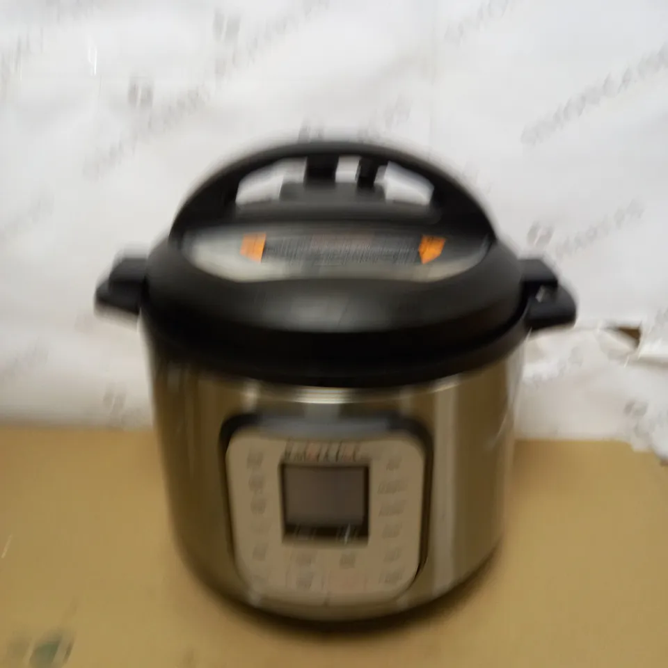 INSTANT POT DUO NOVA MULTI USE PRESSURE COOKER