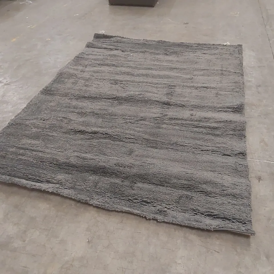 QUALITY DESIGNER AREA RUG - APPROXIMATELY 283 x 198cm