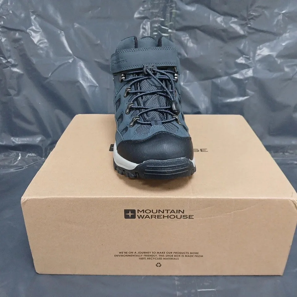 BOXED PAIR OF MOUNTAIN WAREHOUSE ADVENTURER WOMEN'S WATERPROOF ADAPTIVE WALKING BOOTS IN RUSTIC BLACK SIZE UK 6