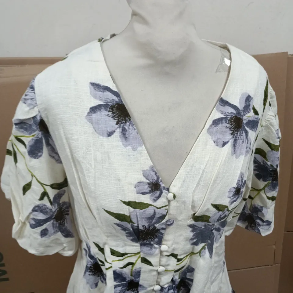 FREEMAN'S LINEN PUFF SLEEVE TOP - SIZE 12
