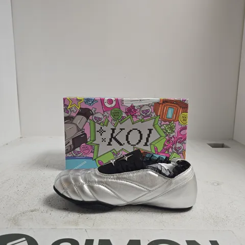 KOI HEARTBREAKER SPORTY SLIP ON SHOES – SILVER, UK 6 (BOXED)