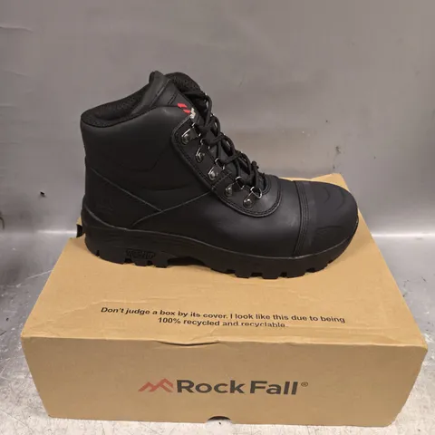 BOXED PAIR OF ROCK FALL GRANITE ROBUST SAFETY BOOTS - 8