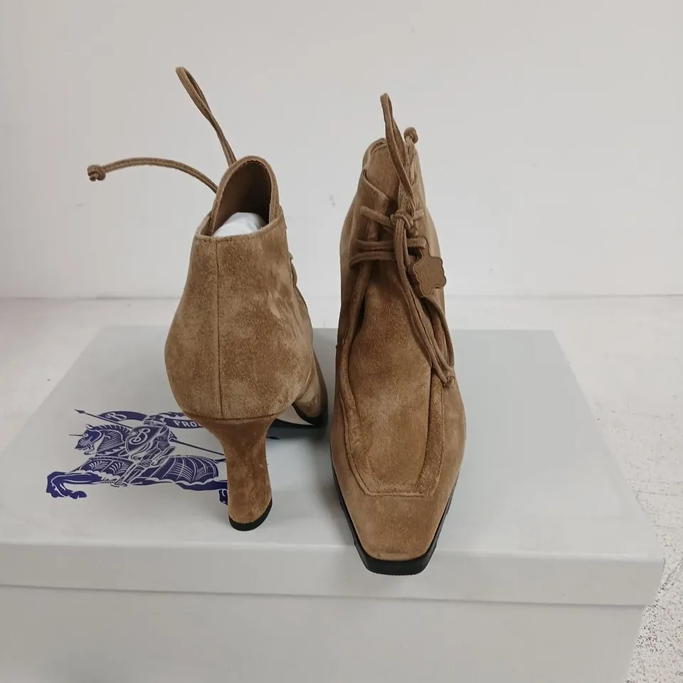 BURBERRY SUEDE LACE-UP ANKLE BOOTS – WOMEN'S, UK 4 (EU 37) – JUTE