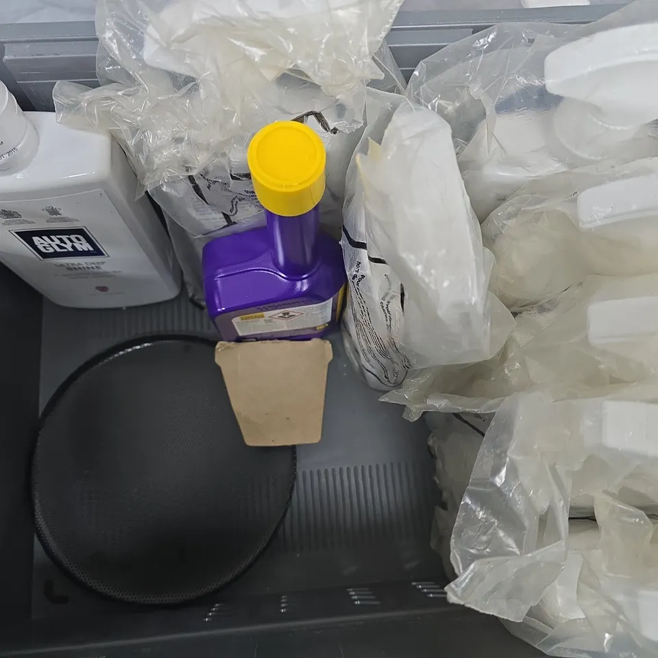 BOX OF ASSORTED ITEMS - AUTO GYM CLEANING - WYNNS - CHIPX  