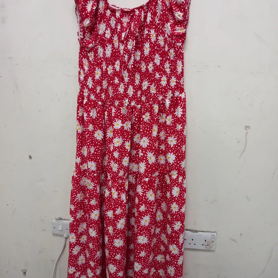 ROMAN CURVE SHIRRING BODICE DRESS IN FLORAL DESIGN IN RED - SIZE 20