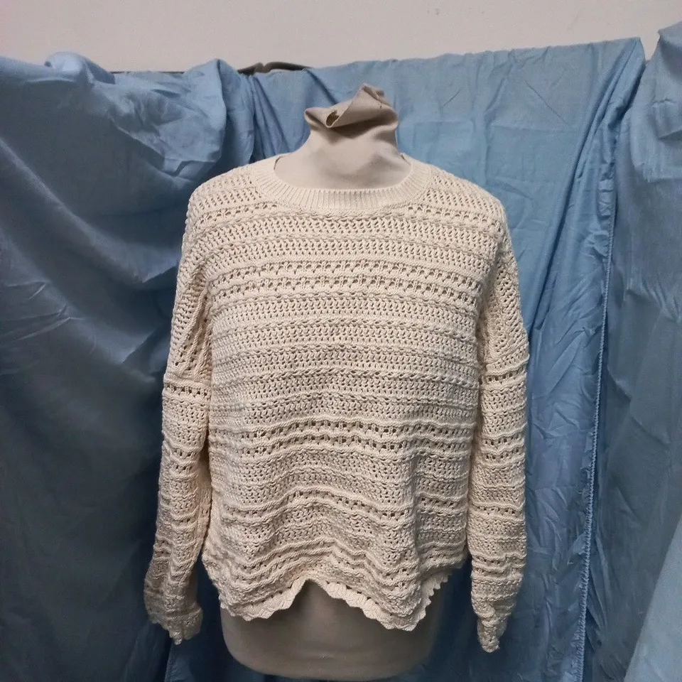 ABERCROMBIE & FITCH CREAM KNIT SWEATER – UK SIZE L