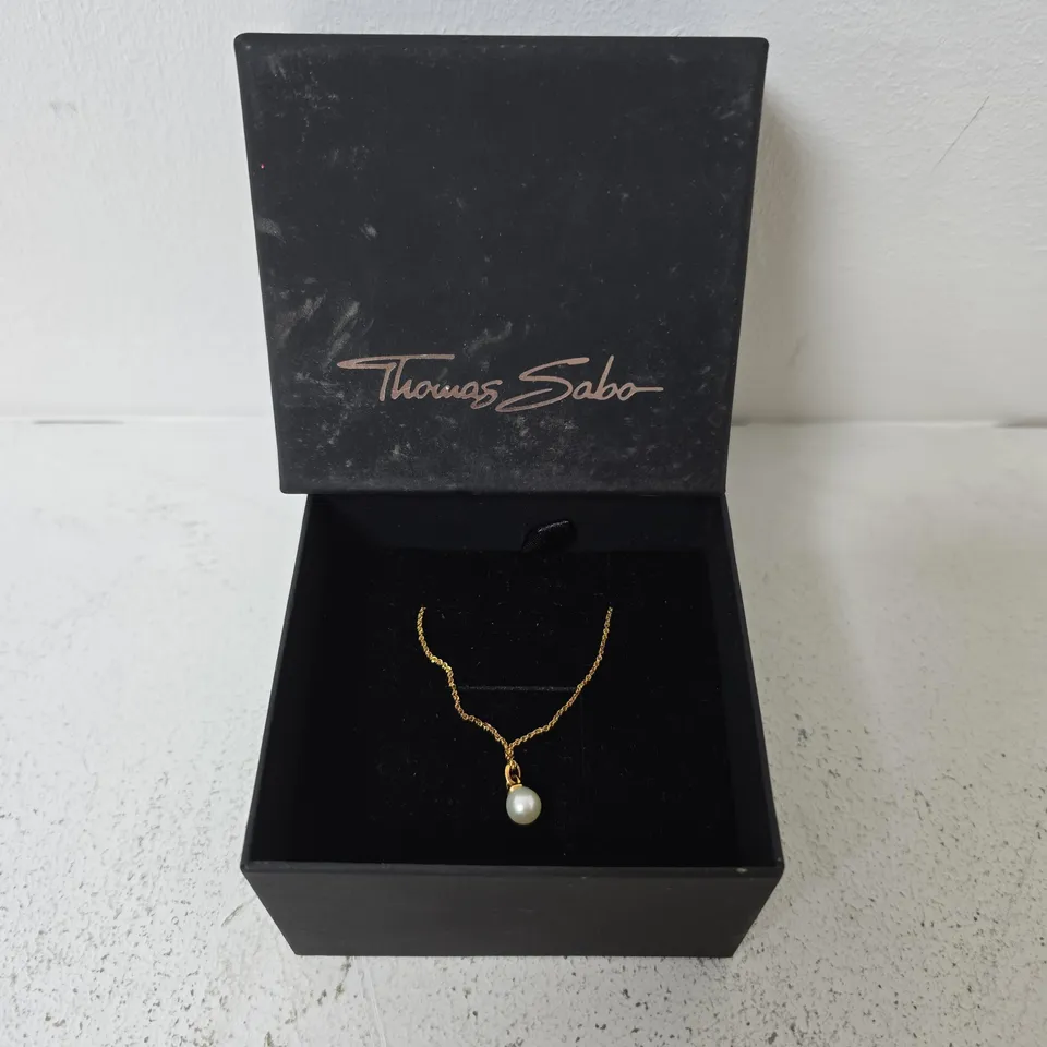 BOXED THOMAS SABO BASICS GOLD-PLATED NECKLACE WITH FRESHWATER PEARL PENDANT