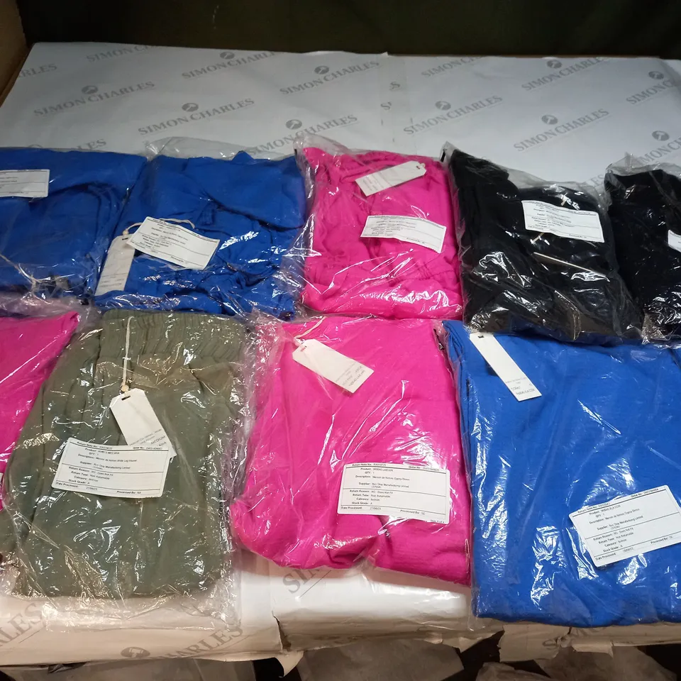 BAG OF APPROX 10 ASSORTED CLOTHING ITEMS TO INCLUDE - MAISON DE NIMES 