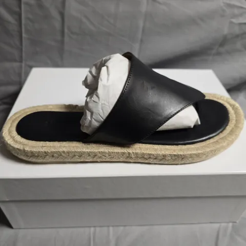 BOXED PAIR OF ME+EM FLIP FLOPS - UK SIZE 38