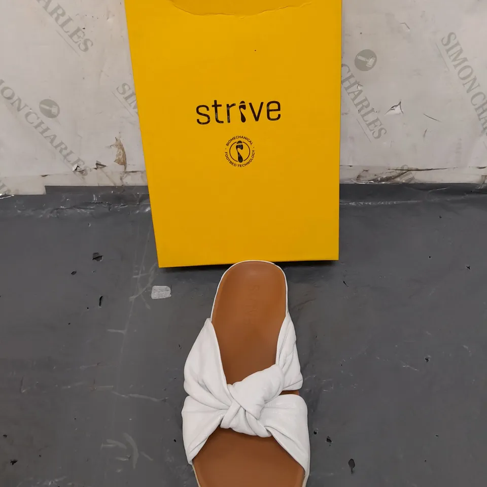 BOXED PAIROF STRIVE SICILY WHITE SANDAL UK 7 