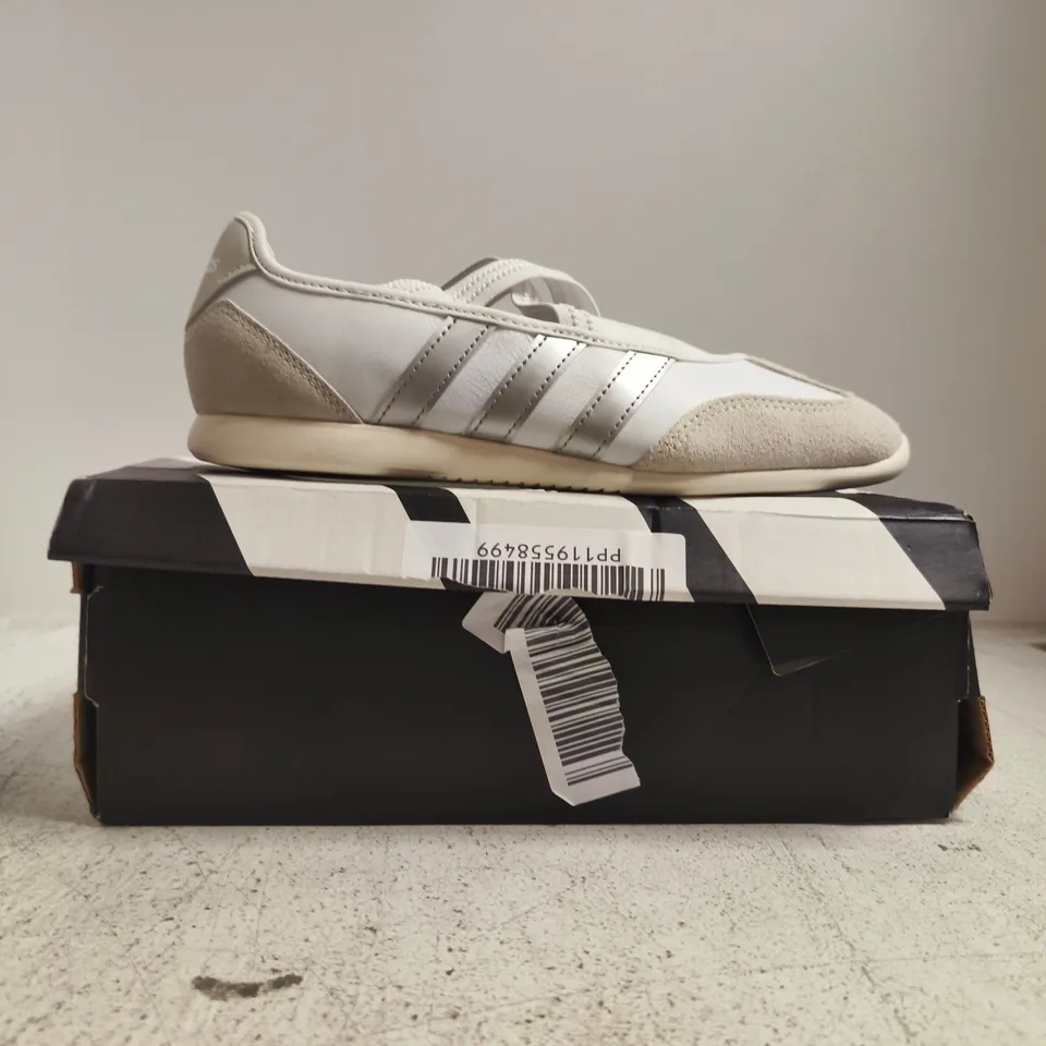 BOXED PAIR OF ADIDAS BARREDA MARY JANE SHOES IN WHITE/SILVER SIZE UK 6