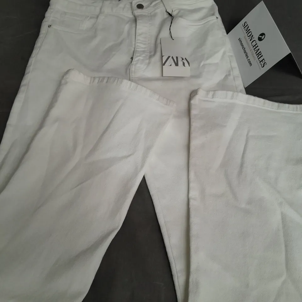 ZARA WHITE JEANS - UK 14