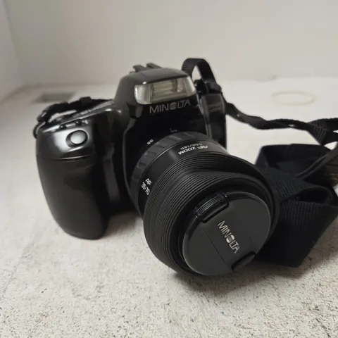 MINOLTA DYNAX 300SI 35MM SLR CAMERA