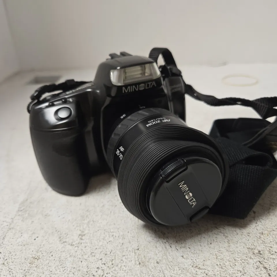MINOLTA DYNAX 300SI 35MM SLR CAMERA