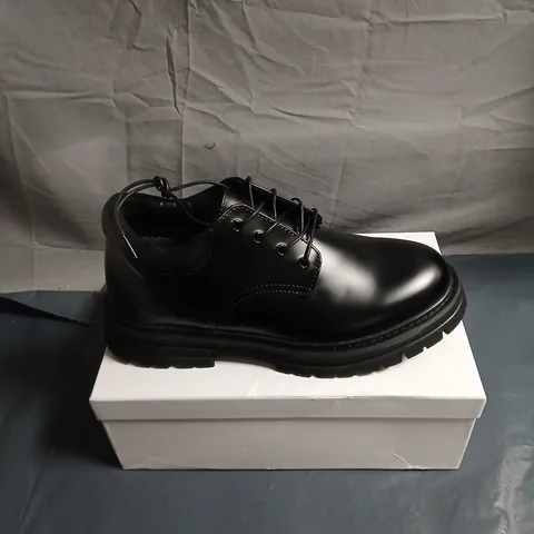 MEN'S BLACK LEATHER SHOE WITH CHUNKY SOLE UK 11