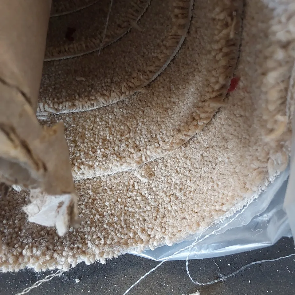 ROLL OF QUALITY TUDOR TWIST REGAL CHICKPEA CARPET // SIZE: APPROXIMATELY 4 X 3m