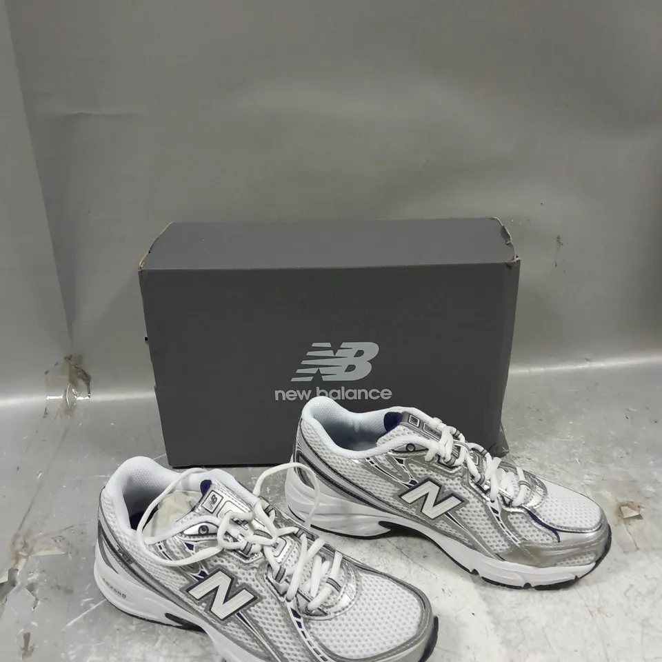 BOXED PAIR OF NEW BALANCE 740 SILVER UK 5 