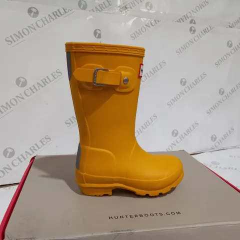 BOXED HUNTER ORIGINAL YELLOW BOOTS - SIZE UK 7