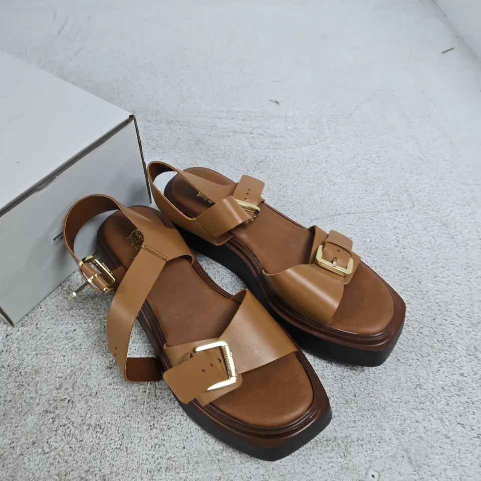 DUNE LONDON TAN LEATHER PLATFORM SANDALS, UK 7 (EU 40) – BOXED