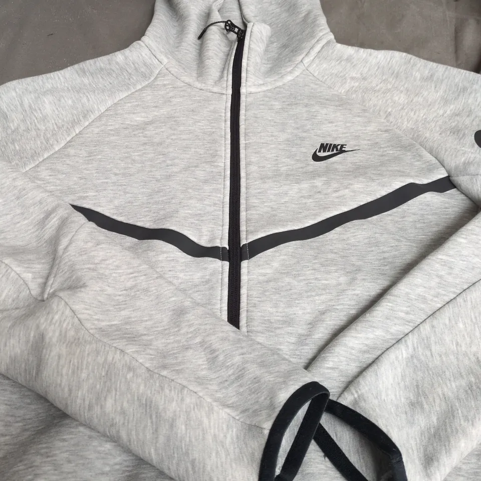 NIKE FULL ZIP TECH JACKET - SIZE M