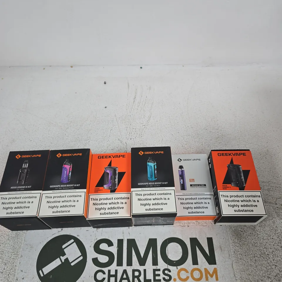 APPROXIMATELY 20 ASSORTED E-CIG PRODUCTS AND ACCESSORIES TO INCLUDE VOOPOO, GEEKVAPE, CALIBURN ETC