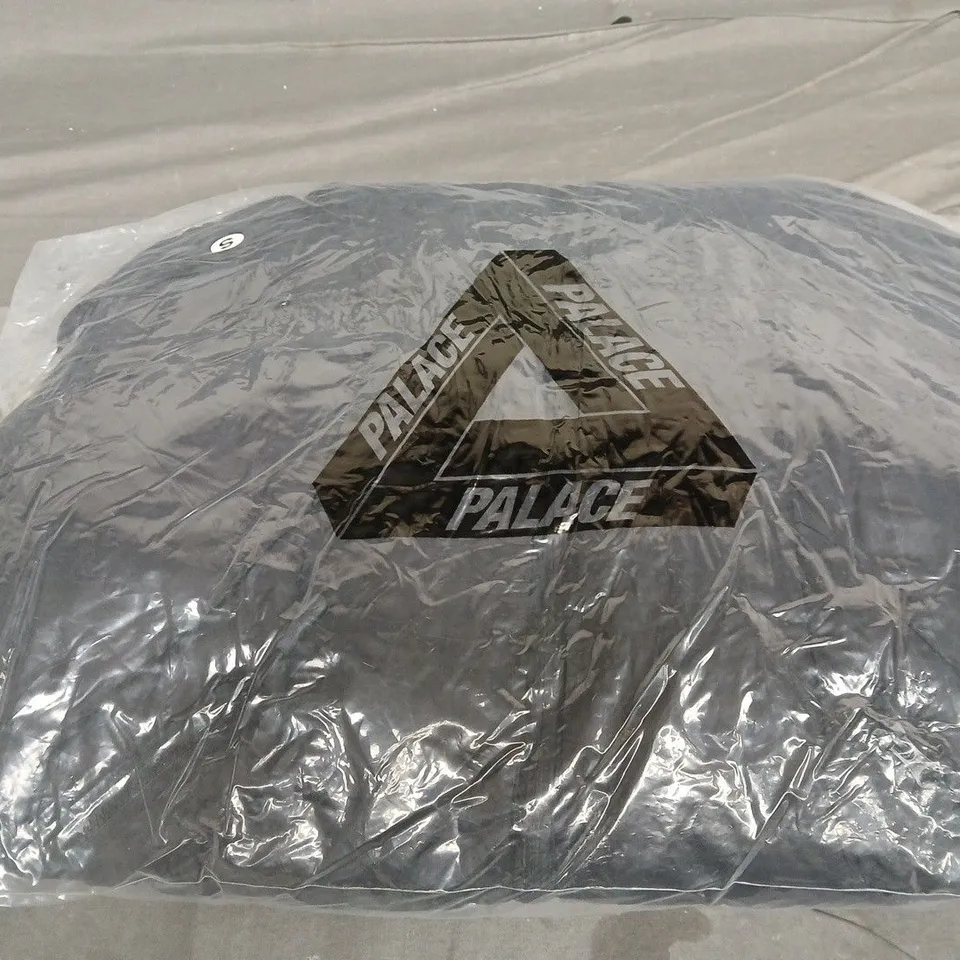 PALACE PADDED WINTER COAT SIZE S