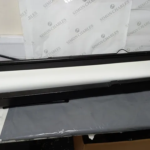 UNBOXED METROPLAN PROJECTOR SCREEN - COLLECTION ONLY