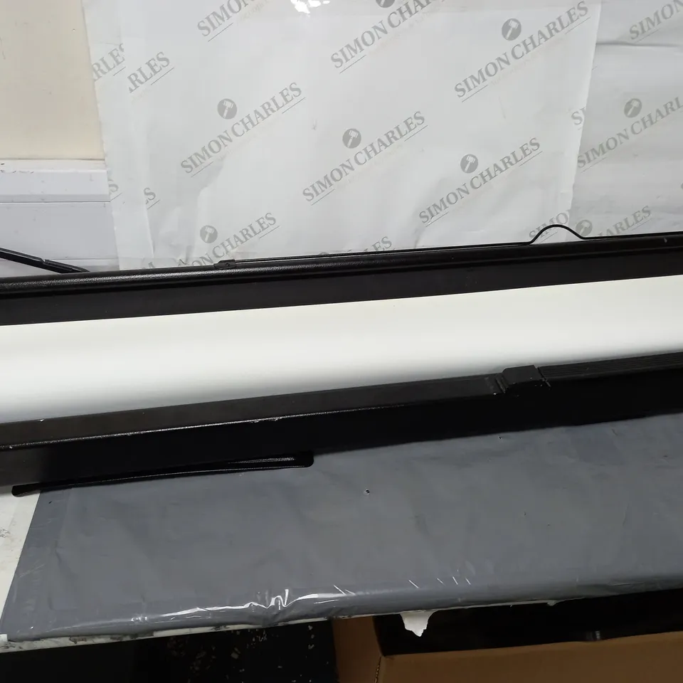 UNBOXED METROPLAN PROJECTOR SCREEN - COLLECTION ONLY