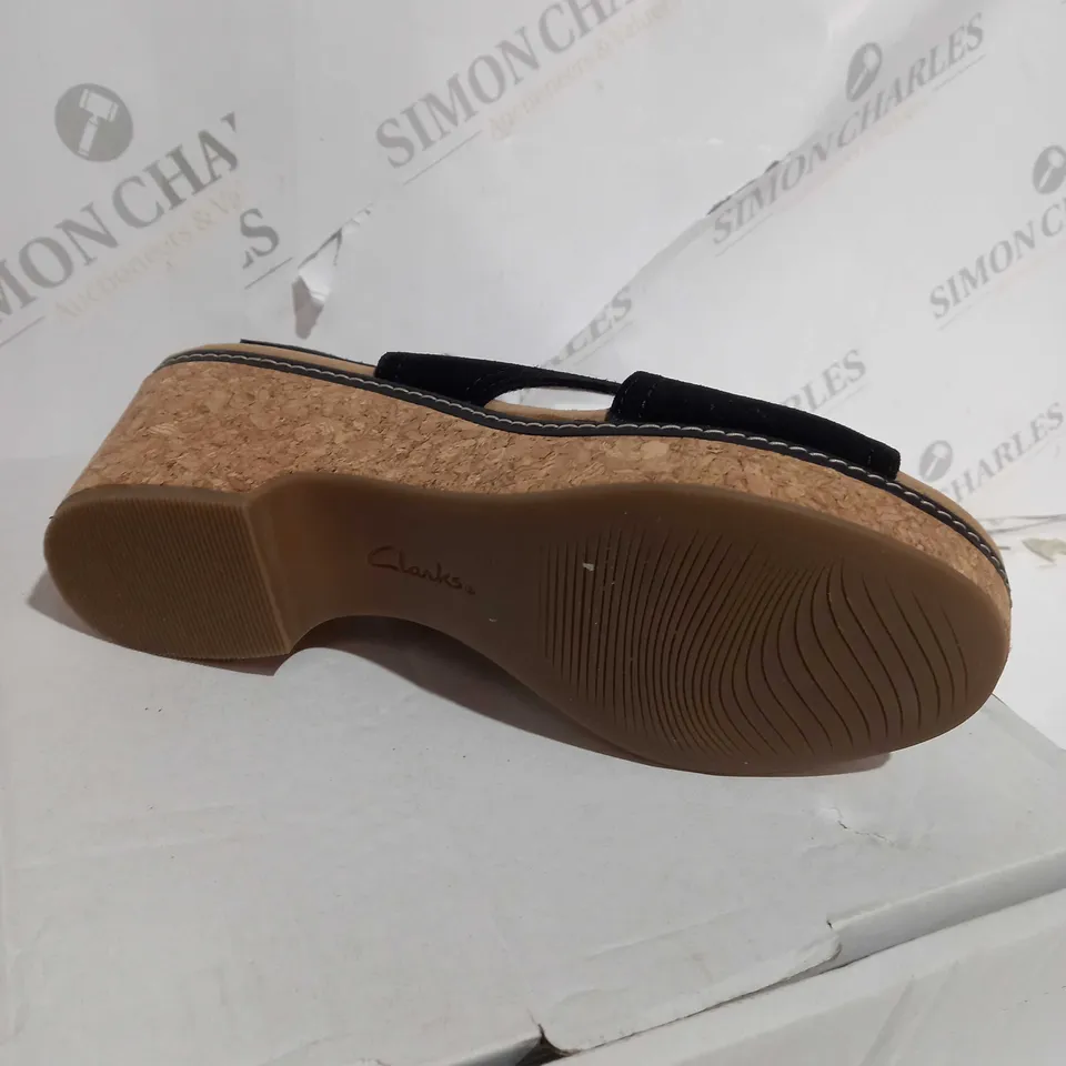 BOXED CLARKS COVE SANDLE - UK SIZE 7