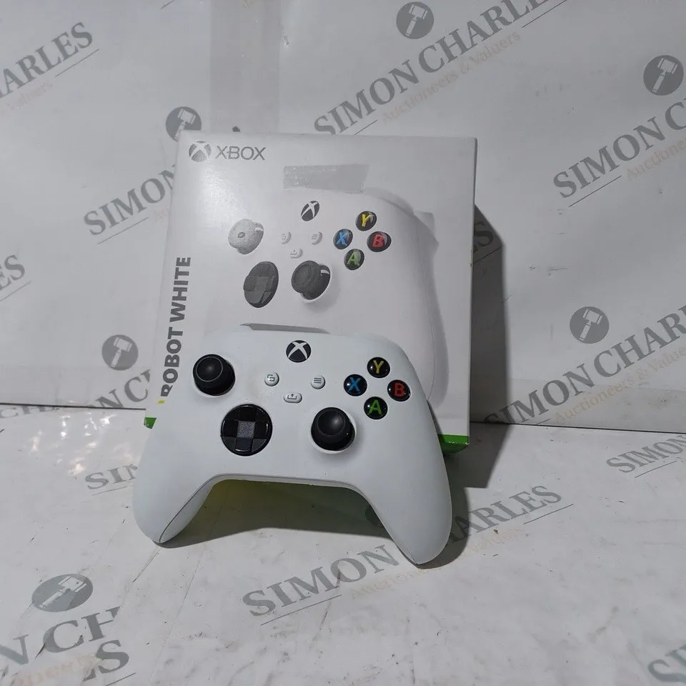 BOXED XBOX ONE ROBOT WHITE CONTROLLER