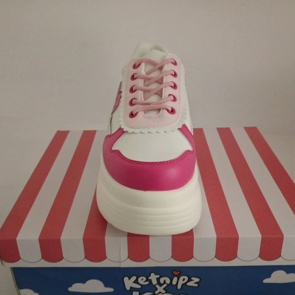 BOXED PAIR OF KETNIPZ X KOI LOVEABLE ANTICS TRAINERS - PINK - US SIZE 8