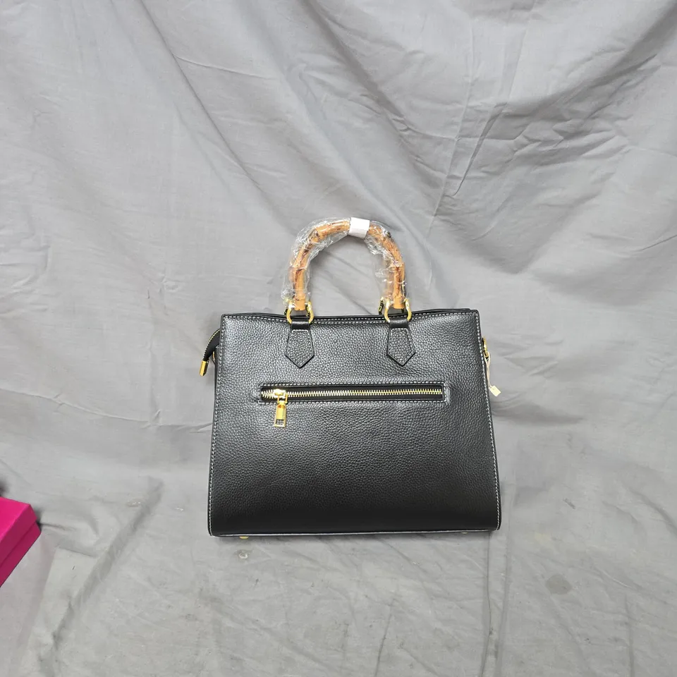 BLACK PEBBLE HANDBAG WITH GEOMETRIC DIAMOND PANEL – TOP-HANDLE, GOLD HARDWARE