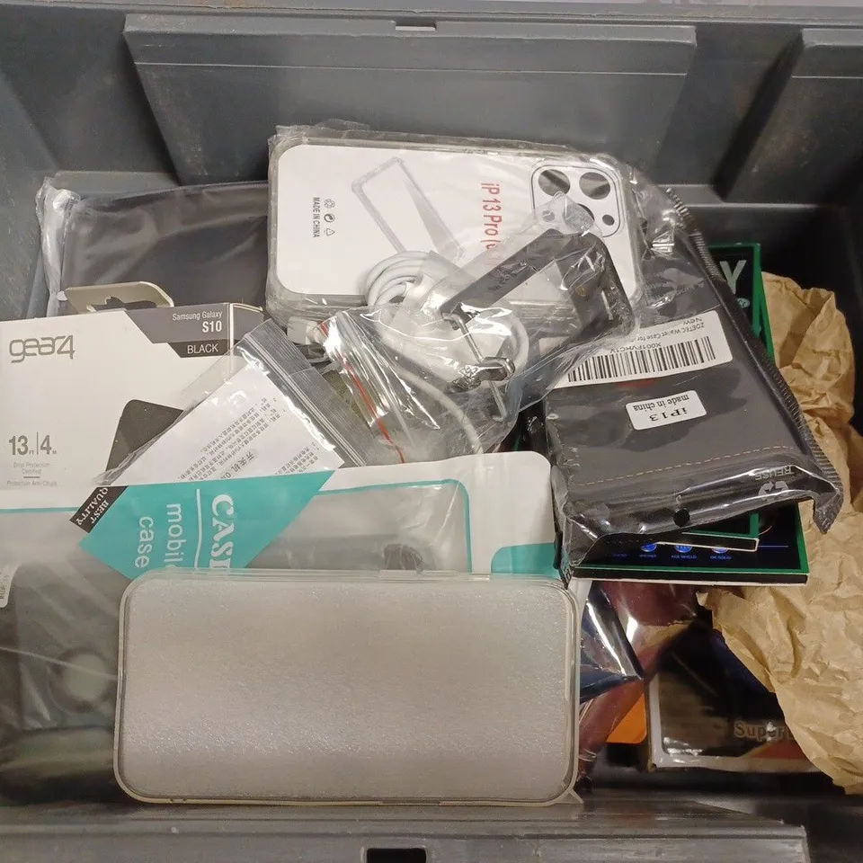 BOX OF APPROX 10 ITEMS TO INCLUDE ASSORTED PHONE CASES AND SCREEN PROTECTORS FOR VARIOUS PHONES