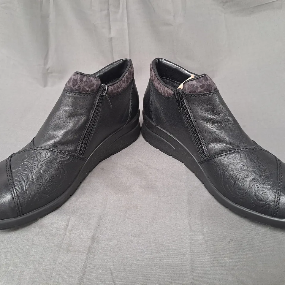 BOXED PAIR OF RIEKER SHOES IN BLACK UK SIZE 6.5
