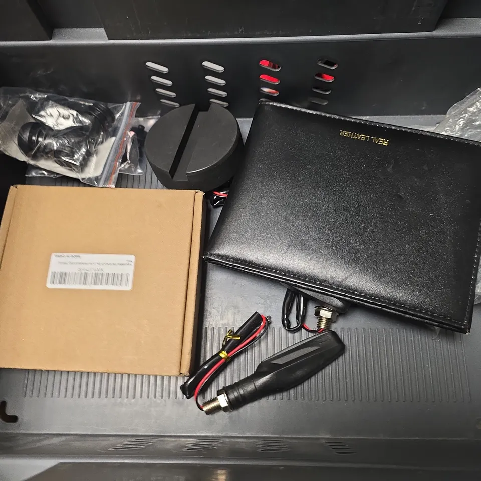 APPROXIMATELY 6 ASSORTED ITEMS TO INCLUDE - SPAX BITBOX T-STAR PLUS , ZEFAL SPRING BOTTLE HOLDER , JB WELD QUICK SETTING EPOXY ETC