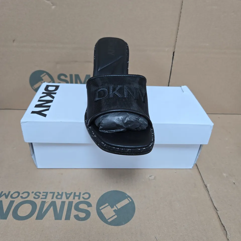 DKNY RADCLIFF SANDAL MULE – UK 7.5 (US 10), BLACK